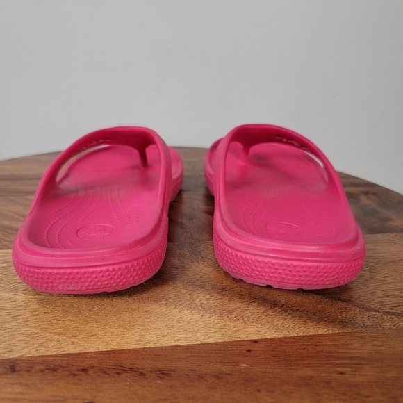CROCS Hot Pink Sandals Size J 2 Flip Flops Summer Vacation - Picture 5 of 16